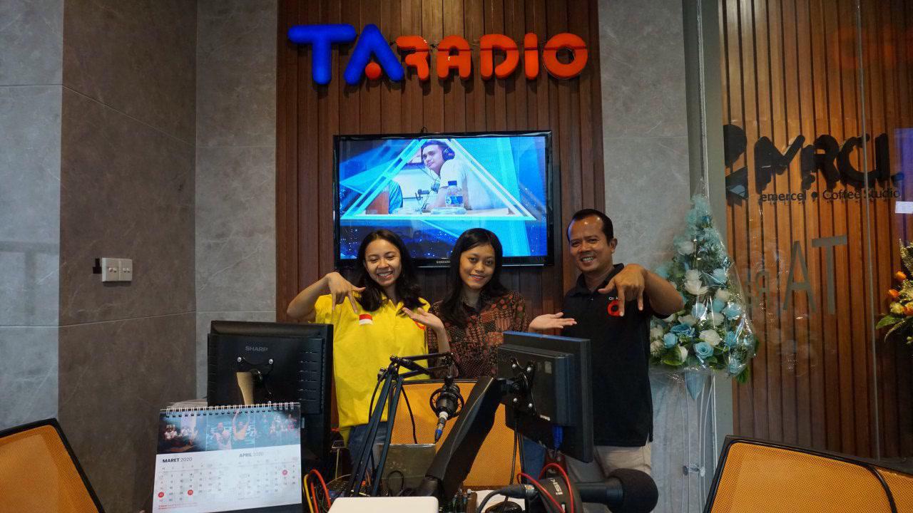 Maxim Mengudara di TA Radio dan TA TV Surakarta