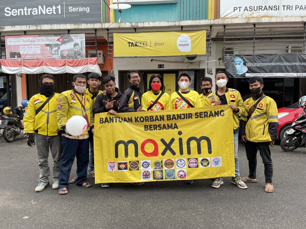 Corporate Social Responsibility Maxim Indonesia Berikan Bantuan Untuk Korban Banjir Serang