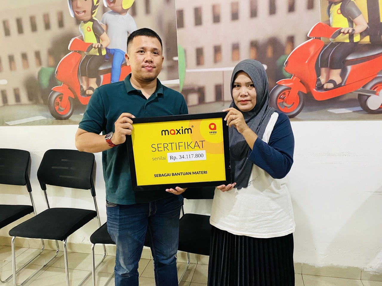 ​YPSSI Beri Dukungan Senilai Rp34 juta ke Pengemudi Maxim yang Alami Lakalantas di Palembang