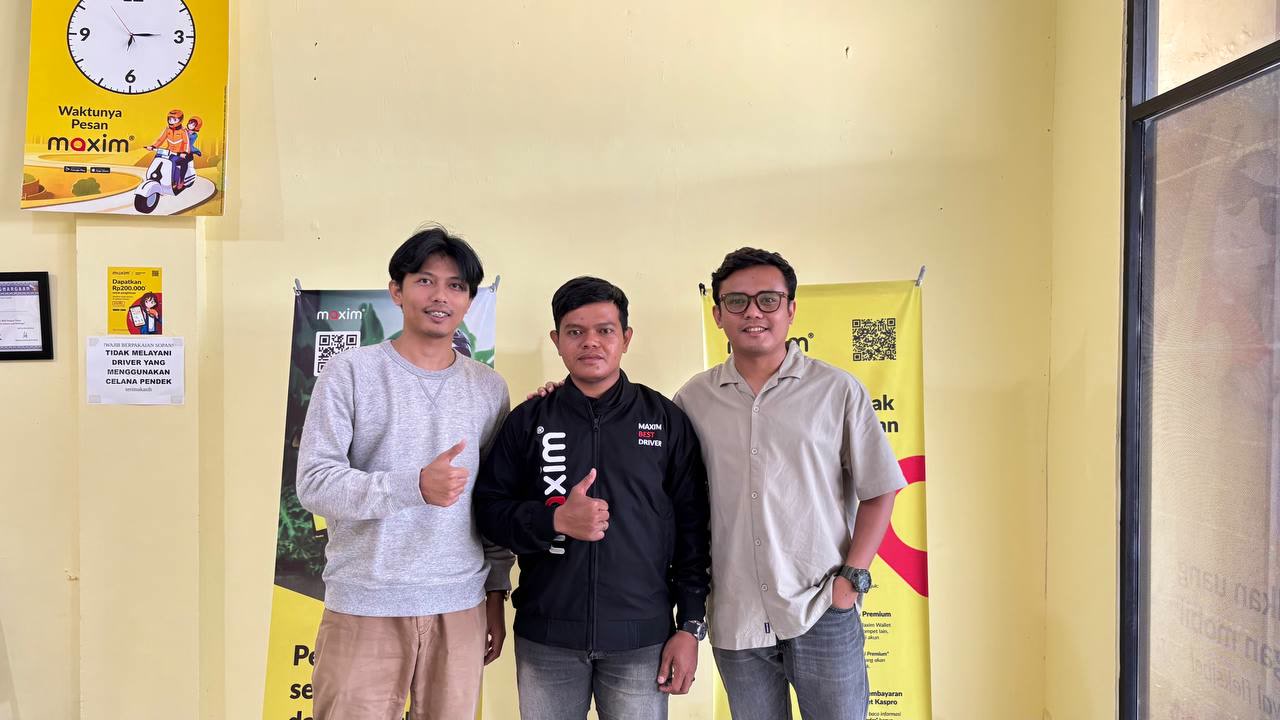 Maxim Serahkan Penghargaan Best Driver ke Ojol di Duri