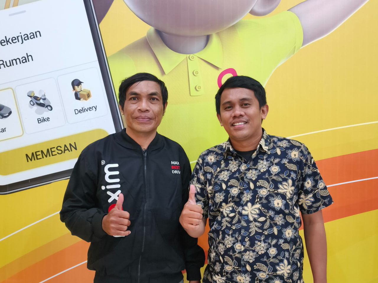 Maxim Serahkan Penghargaan Best Driver ke Ojol di Palu