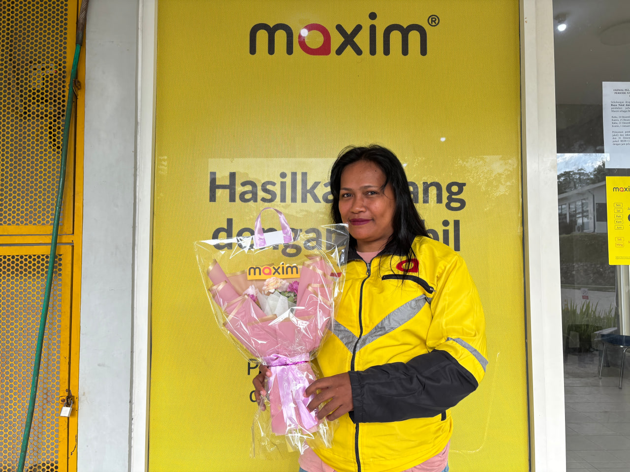 Peringatan Hari Ibu, Maxim Apresiasi Ketangguhan Pengemudi Perempuan di Ambon