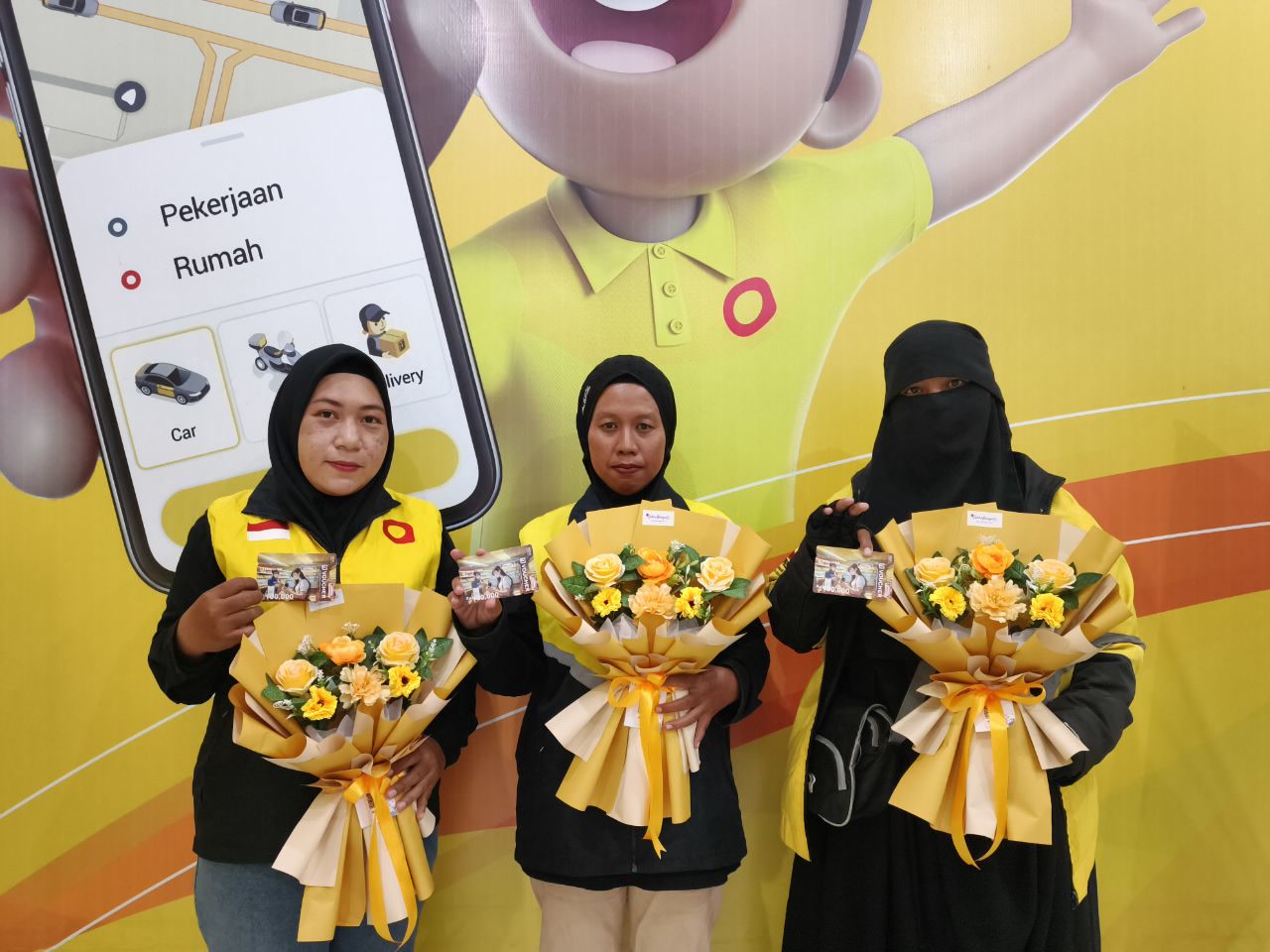 Rayakan Hari Ibu, Maxim Apresiasi Ketangguhan Pengemudi Perempuan di Palu