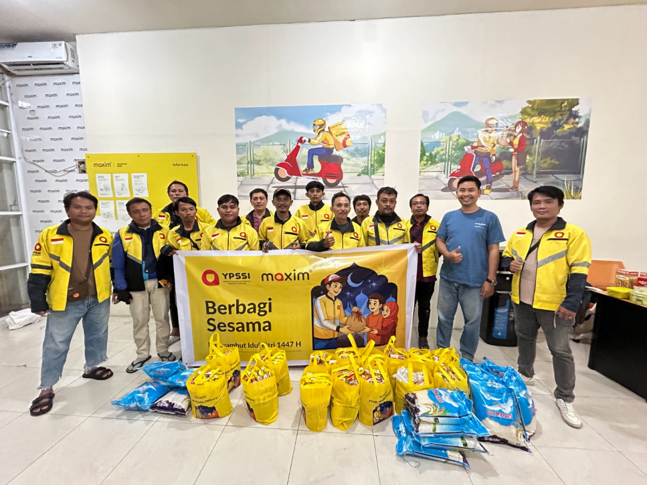Maxim Manado Salurkan Sembako Jelang Idul Fitri dan Siapkan Bonus Hari Raya untuk Mitra Pengemudi